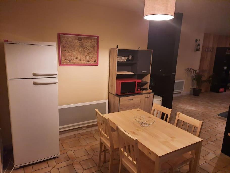 Appartement Tout Confort , Centre 卢登维耶尔 外观 照片